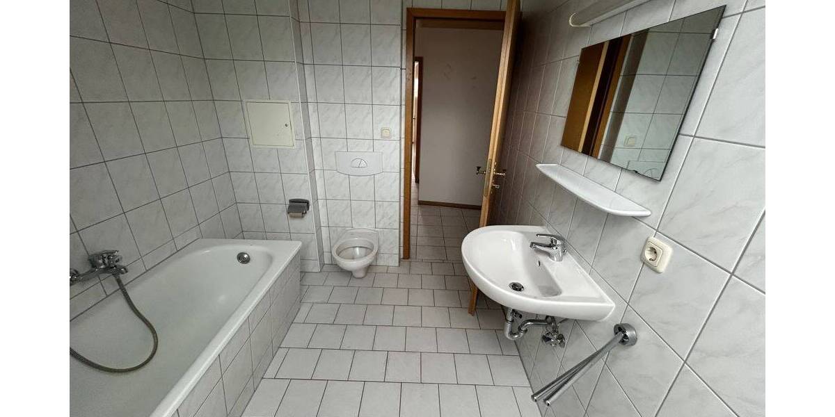 Etagenwohnung Altenburg Nord - 2 Zimmer, 38 m&sup2;, 250&euro; | Angebot:26787218