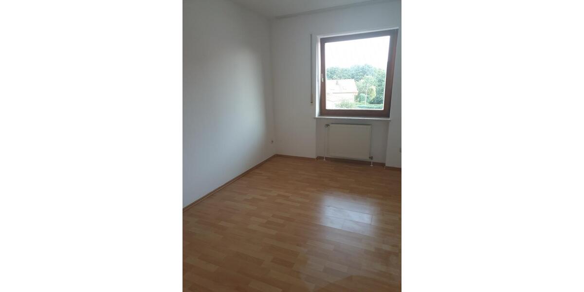 Etagenwohnung Waldmünchen - 4 Zimmer, 86 m&sup2;, 685&euro; | Angebot:25811075