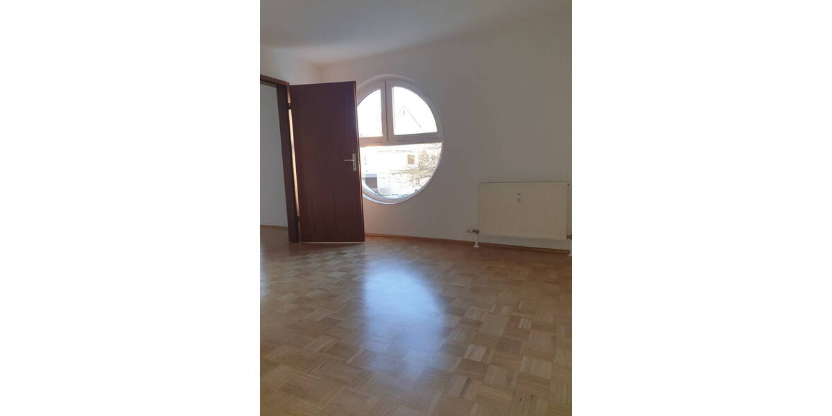 Etagenwohnung Crimmitschau - 2 Zimmer, 53 m&sup2;, 290&euro; | Angebot:26228549