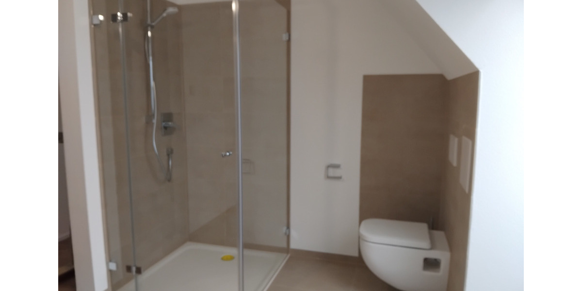 Dachgeschoßwohnung Bad Buchau - 3.5 Zimmer, 93 m&sup2;, 1.120&euro; | Angebot:24864804