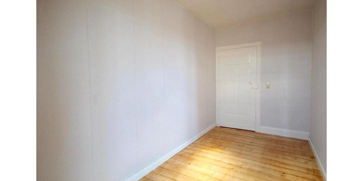 Dachgeschoßwohnung Wiesbaden - 2.5 Zimmer, 72 m&sup2;, 775&euro; | Angebot:26544969