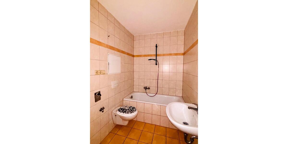 Etagenwohnung Suhl - 4 Zimmer, 68 m&sup2;, 360&euro; | Angebot:23843034