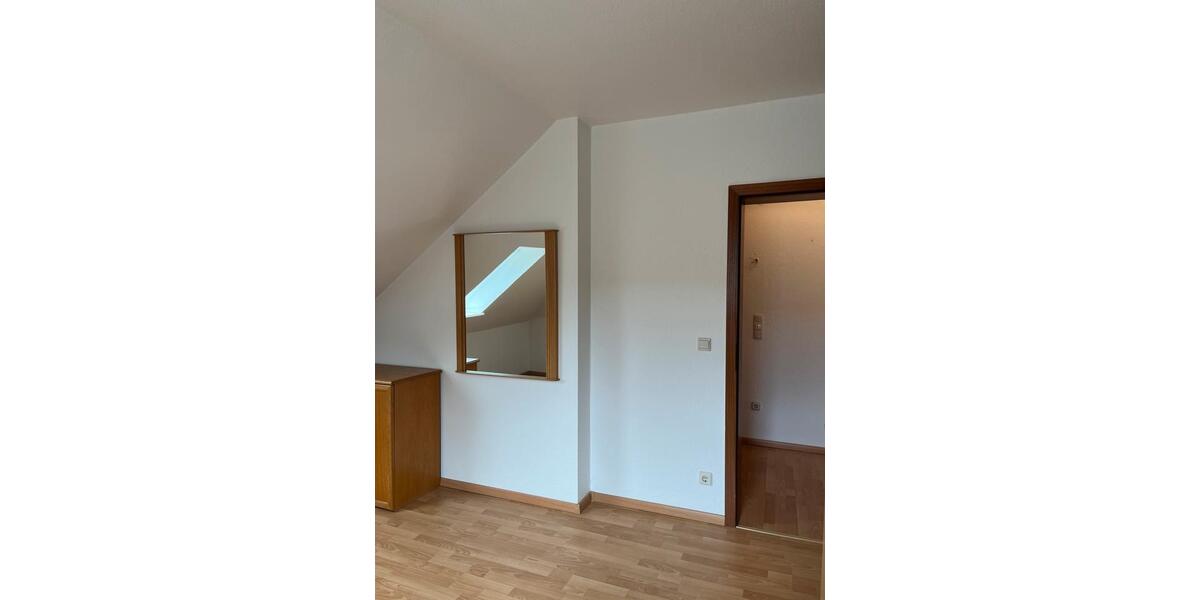 Dachgeschoßwohnung Lembruch - 5 Zimmer, 120 m&sup2;, 1.250&euro; | Angebot:26581880