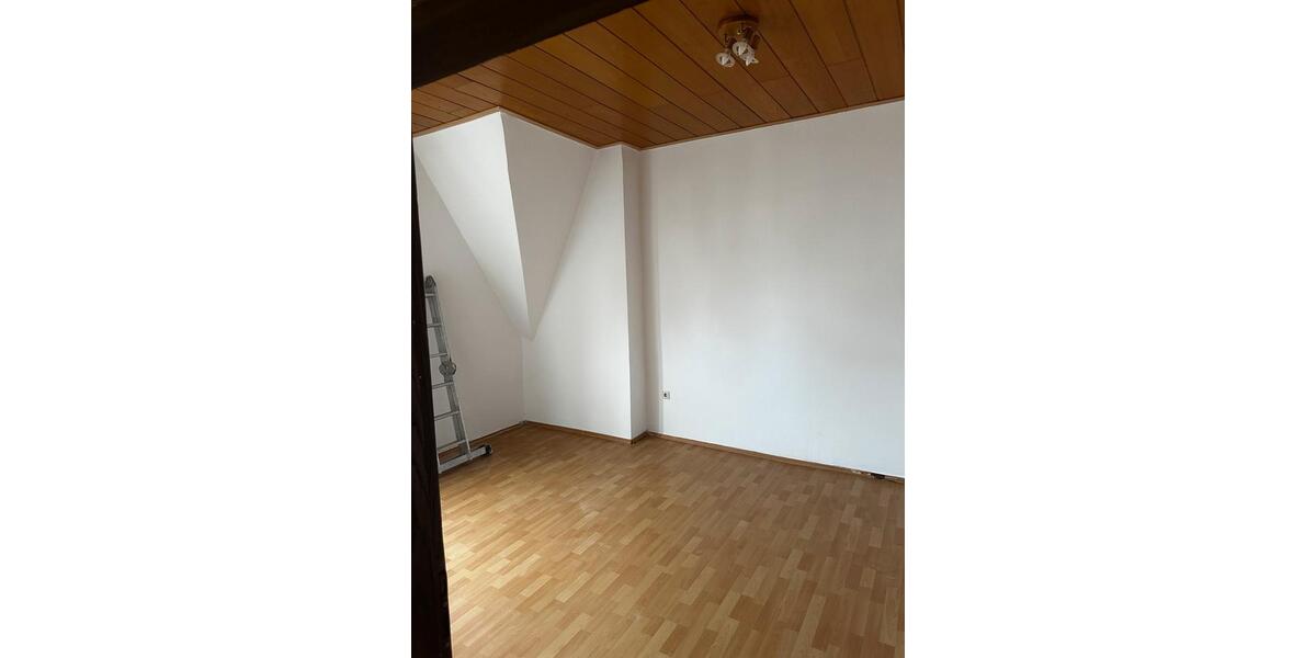 Dachgeschoßwohnung Obernkirchen - 4 Zimmer, 110 m&sup2;, 850&euro; | Angebot:24885929