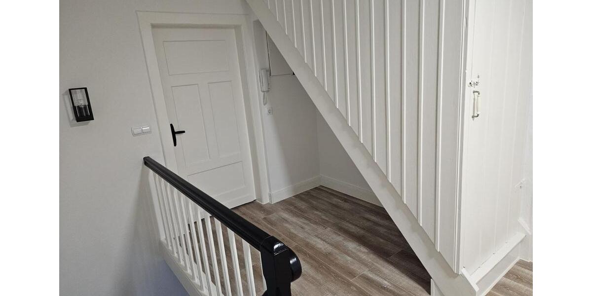 Einfamilienhaus Hundsangen - 6 Zimmer, 200 m&sup2;, 1.400&euro; | Angebot:24751486