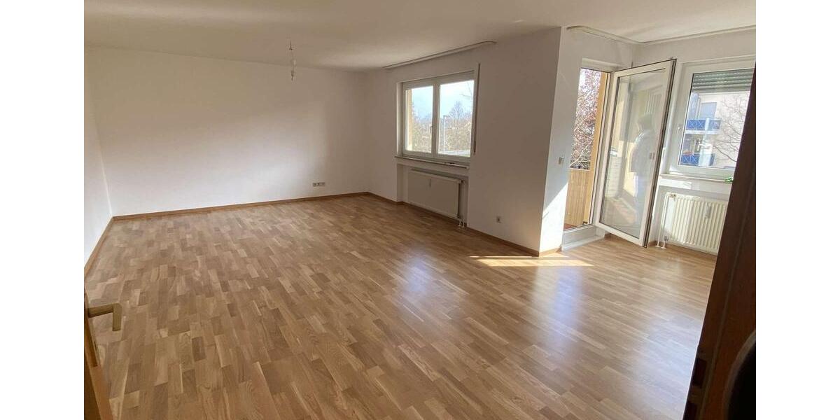 Etagenwohnung Ahrensfelde - 3 Zimmer, 82 m&sup2;, 906&euro; | Angebot:26645549