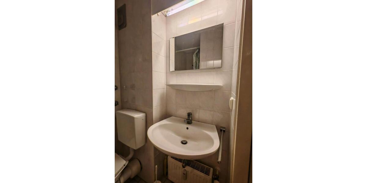 Etagenwohnung Kassel - 1 Zimmer, 22 m&sup2;, 300&euro; | Angebot:26254512