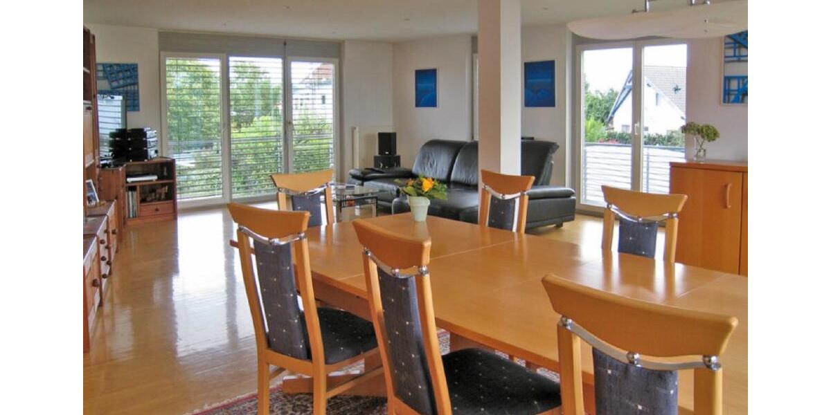 Einfamilienhaus March - 7 Zimmer, 241 m&sup2;, 2.892&euro; | Angebot:26656537