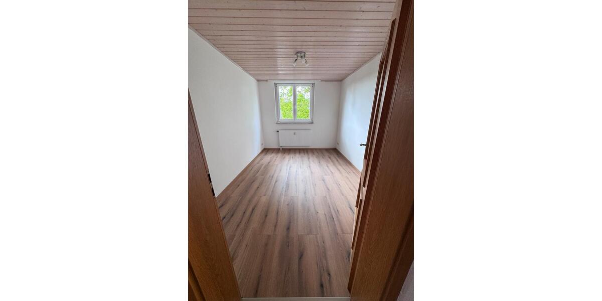 Dachgeschoßwohnung Sauerlach - 3 Zimmer, 80 m&sup2;, 1.550&euro; | Angebot:26494711