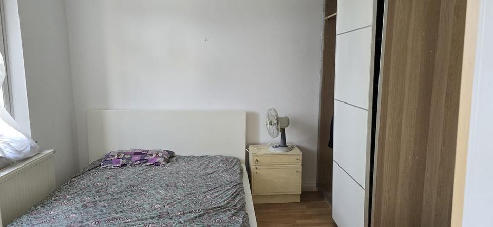 2 Room Apartment (total 2 person) sharing available For 1 person