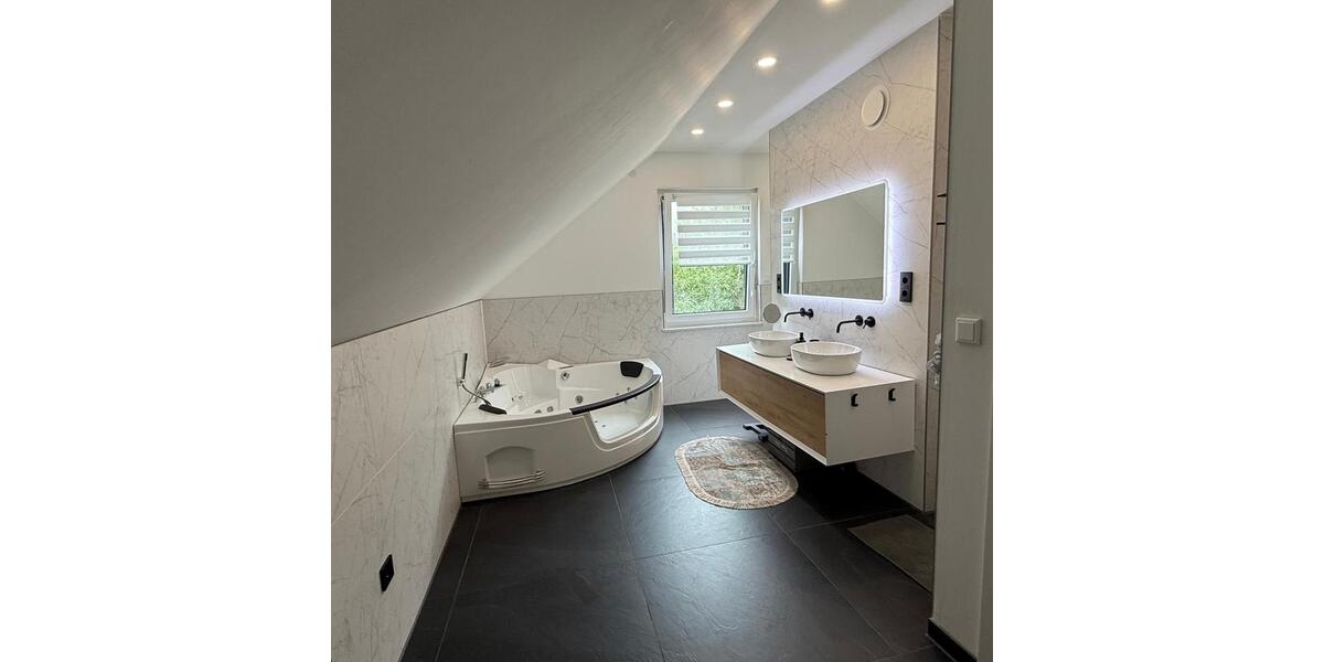 Einfamilienhaus Rehau - 7 Zimmer, 150 m&sup2;, 2.500&euro; | Angebot:23588222