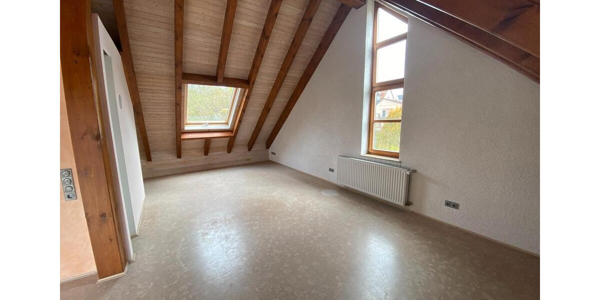 Etagenwohnung Idstein - 4 Zimmer, 130 m&sup2;, 1.300&euro; | Angebot:26482961