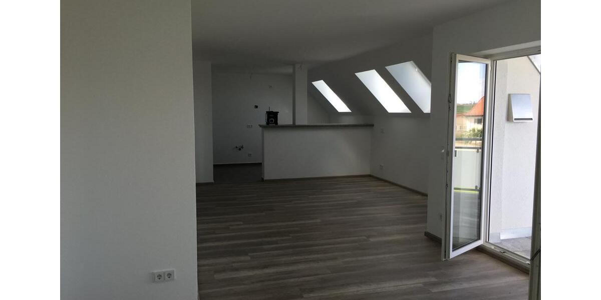 Dachgeschoßwohnung Dürrlauingen - 7 Zimmer, 175 m&sup2;, 1.300&euro; | Angebot:25509717