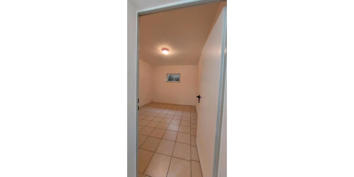 Etagenwohnung Neustadt an der Aisch - 4 Zimmer, 100 m&sup2;, 825&euro; | Angebot:26416873