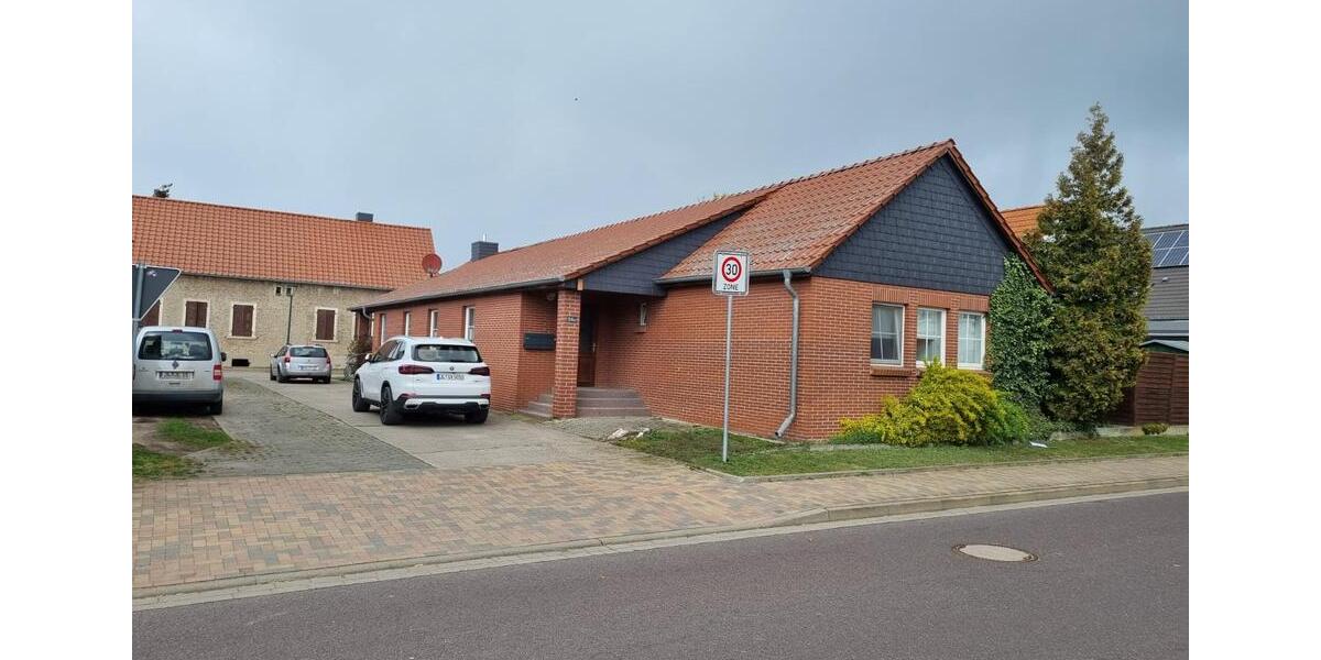 Erdgeschoßwohnung Burg - 2 Zimmer, 55 m&sup2;, 370&euro; | Angebot:24841625