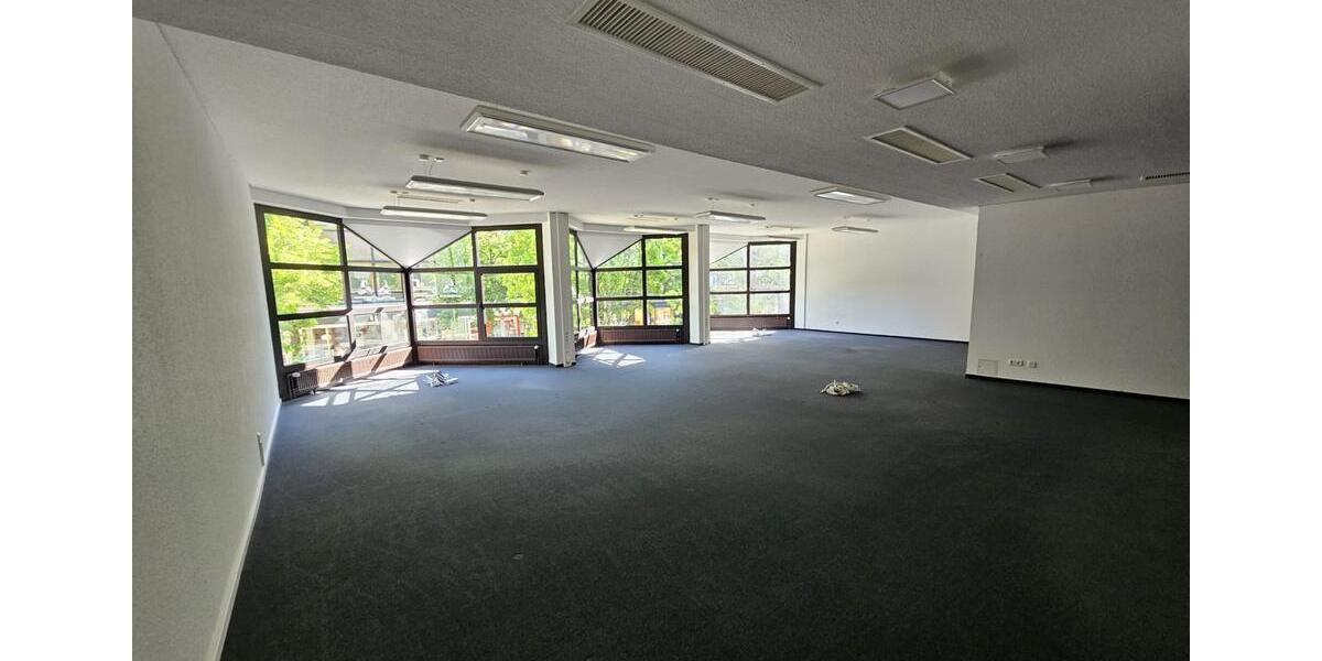 Gewerbeobjekt Bad Pyrmont - 2.100&euro; | Angebot:24020961