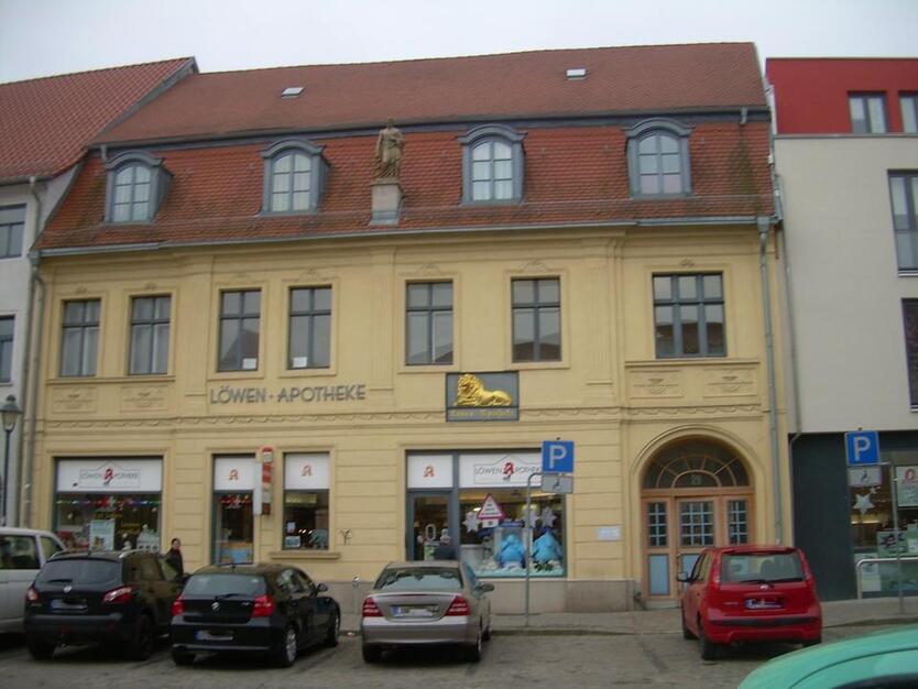 große 2-Raum Wohnung umgeben von viel grün