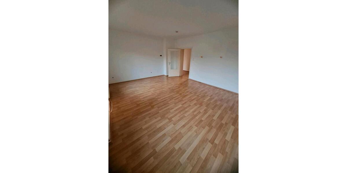 Etagenwohnung Remscheid - 3 Zimmer, 97 m&sup2;, 800&euro; | Angebot:26126091