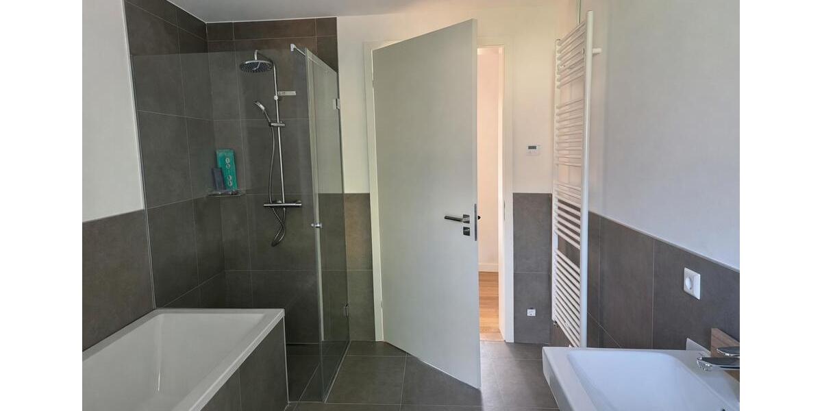 Etagenwohnung Markkleeberg - 3 Zimmer, 120 m&sup2;, 2.400&euro; | Angebot:25307845