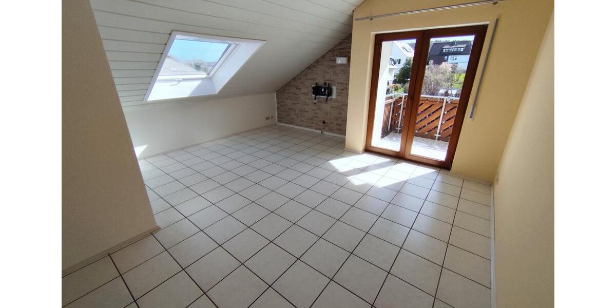 Dachgeschoßwohnung Neuenbürg - 3.5 Zimmer, 85 m&sup2;, 1.230&euro; | Angebot:26050720