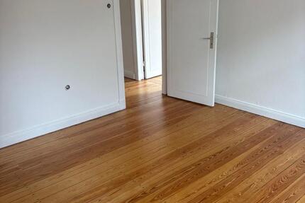 Helle 4-Zimmer-Altbauwhg. mit Terrasse nach Kernsanierung 100 m² 4 zimmer