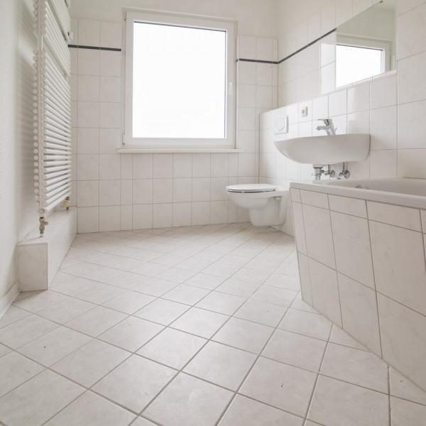 Geräumige 3-Raum-Wohnung mit großem BadeZimmer