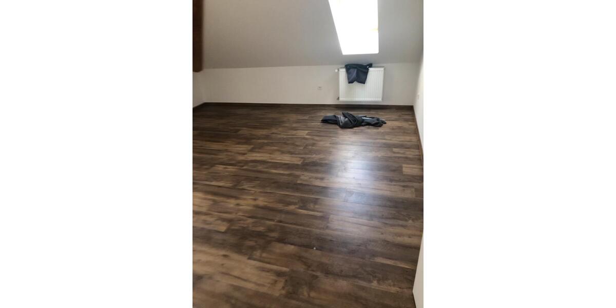 Dachgeschoßwohnung Parsberg - 4 Zimmer, 120 m&sup2;, 1.100&euro; | Angebot:25309363