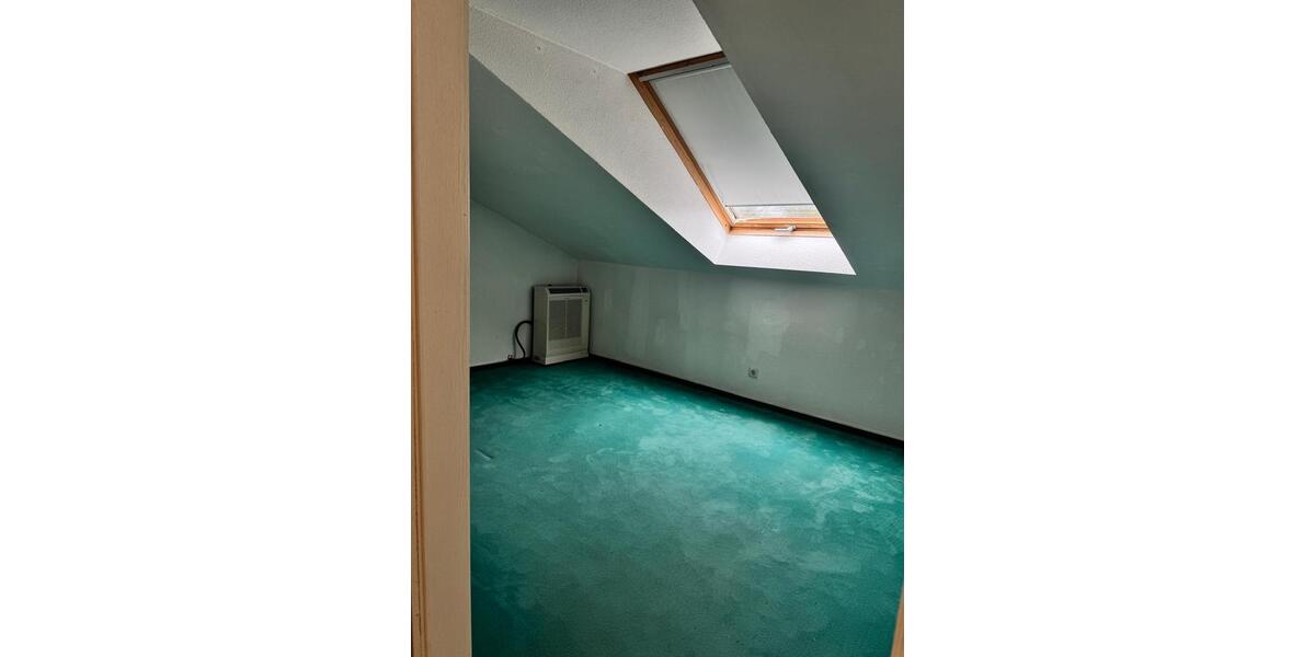 Dachgeschoßwohnung Dillingen (Saar) - 4 Zimmer, 76 m&sup2;, 650&euro; | Angebot:26443035