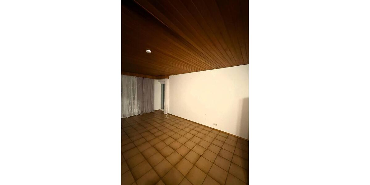 Erdgeschoßwohnung Kaiserslautern Engelshof - 5 Zimmer, 136 m&sup2;, 1.700&euro; | Angebot:25961989