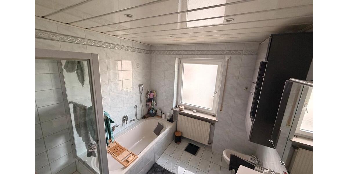 Etagenwohnung Neumarkt in der Oberpfalz Altenhof - 4 Zimmer, 107 m&sup2;, 1.350&euro; | Angebot:26384489