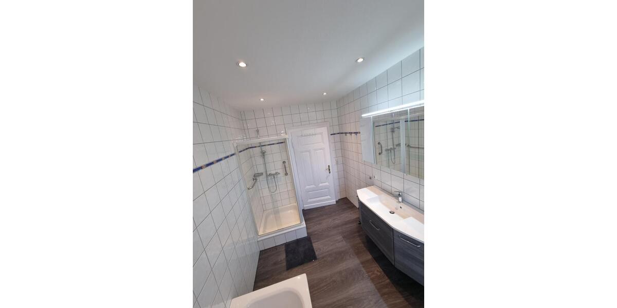 Wohnen auf Zeit Plettenberg - 4 Zimmer, 100 m&sup2;, 12&euro; | Angebot:24408848