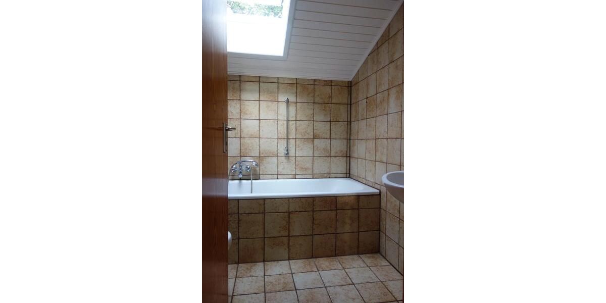 Dachgeschoßwohnung Bad Zwesten - 4 Zimmer, 75 m&sup2;, 500&euro; | Angebot:26676028