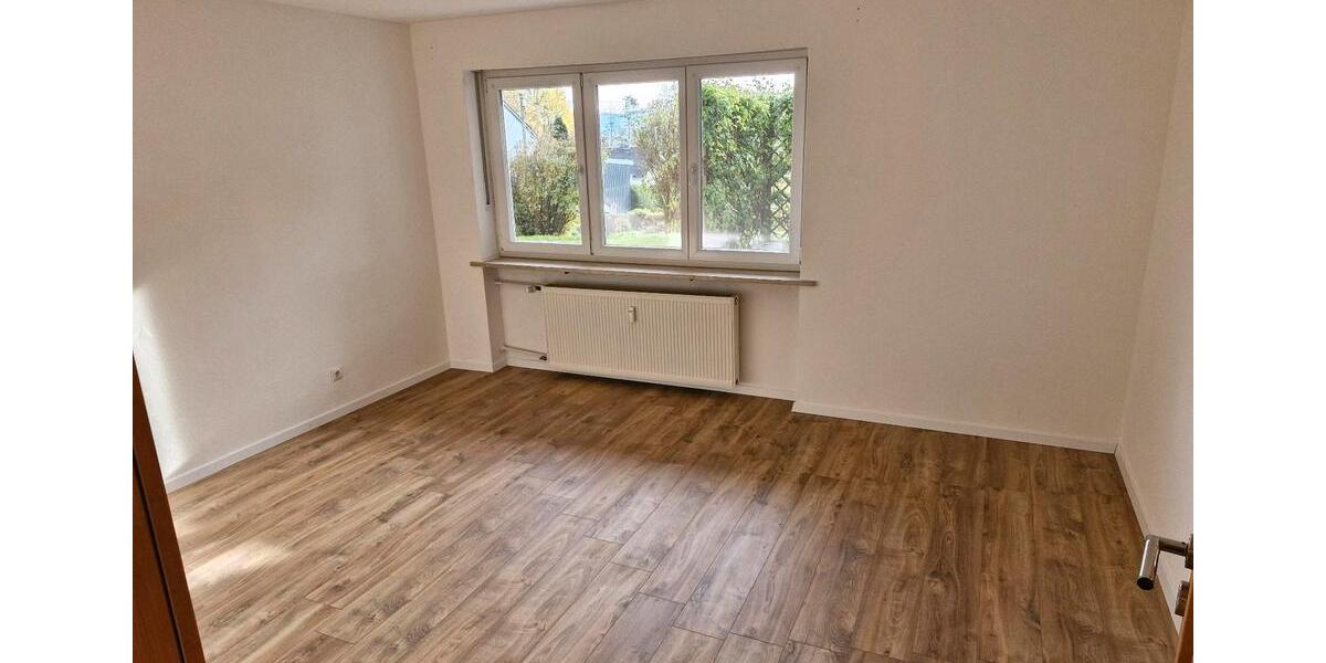 Etagenwohnung Hengersberg - 3 Zimmer, 100 m&sup2;, 900&euro; | Angebot:26682587