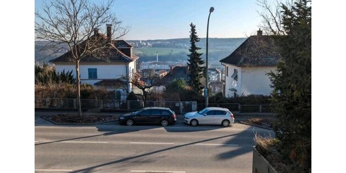 Wunderschöne Dachgeschosswohing in Top Lage - frisch renoviert 2 zimmer