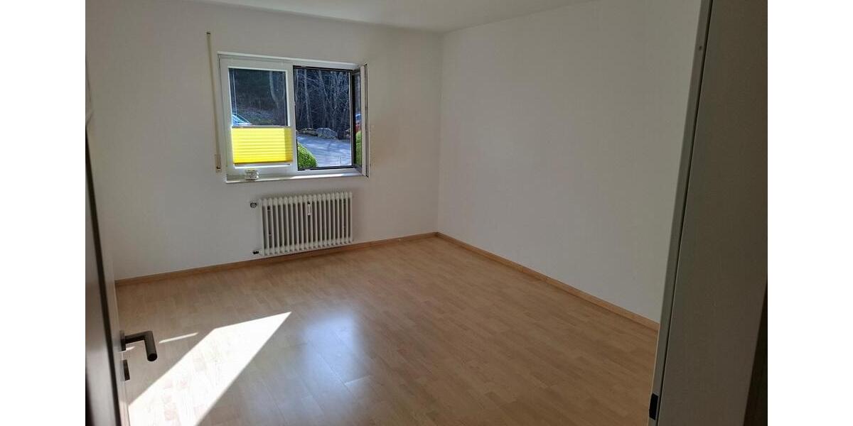 Erdgeschoßwohnung Triberg im Schwarzwald - 3.5 Zimmer, 85 m&sup2;, 680&euro; | Angebot:24806012