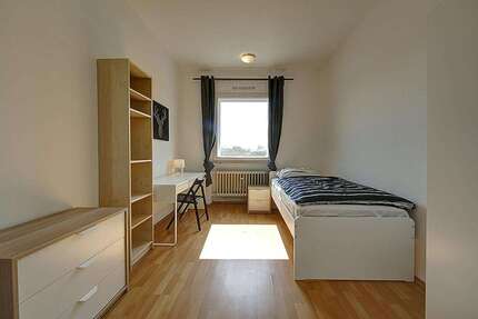 WG-Zimmer in Stuttgart 530 € 12 m² zimmer