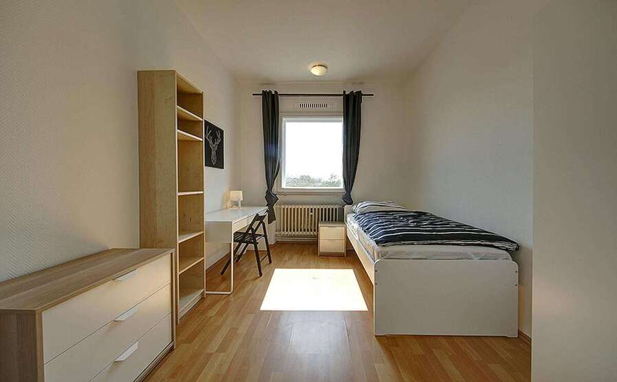 WG-Zimmer in Stuttgart 530 € 12 m² zimmer