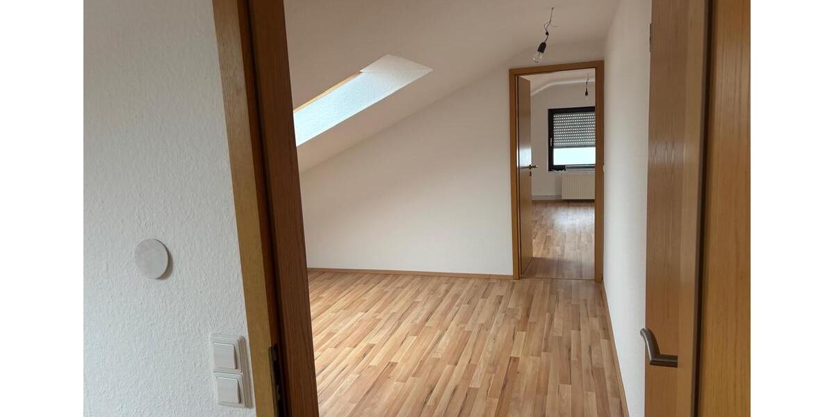 Dachgeschoßwohnung Wurmlingen - 2 Zimmer, 50 m&sup2;, 700&euro; | Angebot:24745370
