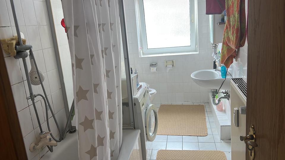 Dachgeschoßwohnung Sehnde - 3 Zimmer, 853 m&sup2;, 990&euro; | Angebot:26699507