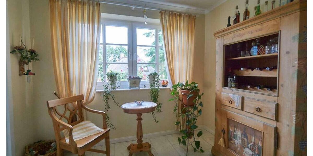 Traumhaus unter Reet! Repräsentatives Wohnhaus in Top Lage der Wingst zu vermieten. 6 zimmer