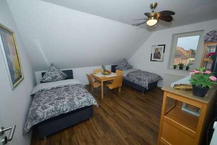 Wohnung Hohenmölsen - 3 Zimmer, 80 m&sup2;, 1.500&euro; | Angebot:24104065