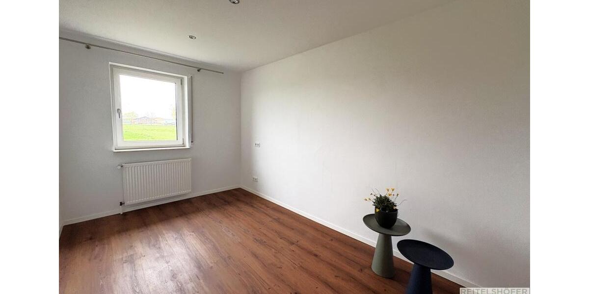 Erdgeschoßwohnung Wolframs-Eschenbach Eschenbach - 4 Zimmer, 130 m&sup2;, 1.200&euro; | Angebot:26645449