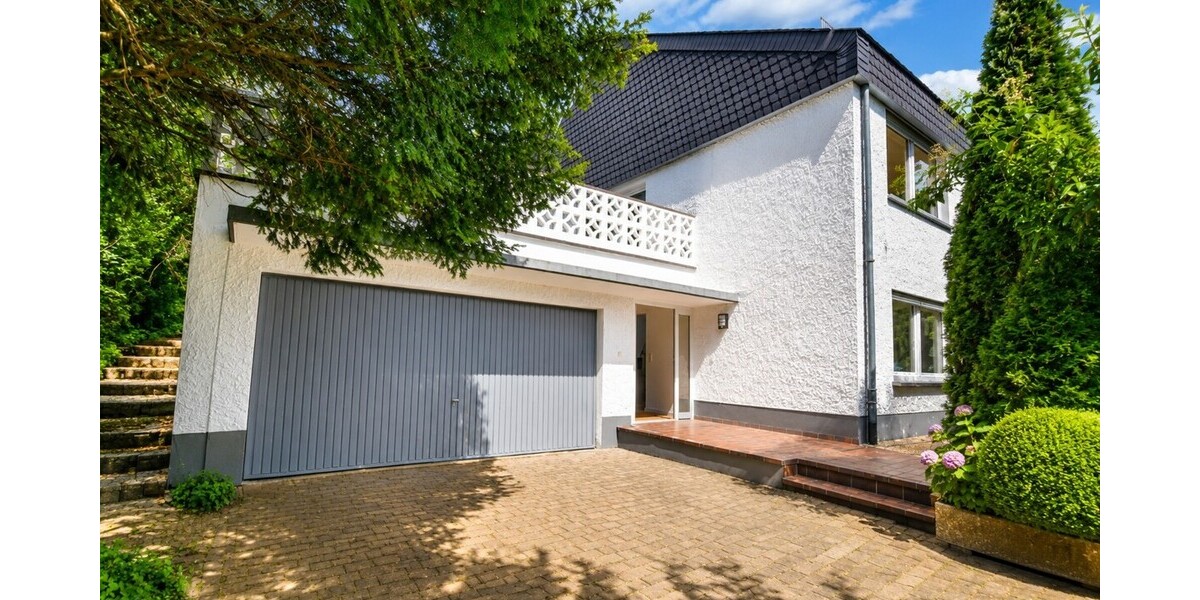 Großes Familienhaus am Sonnenhang mit Doppelgarage - Einfamilienhaus Eppstein-Vockenhausen Vockenhausen | Angebot:27120640