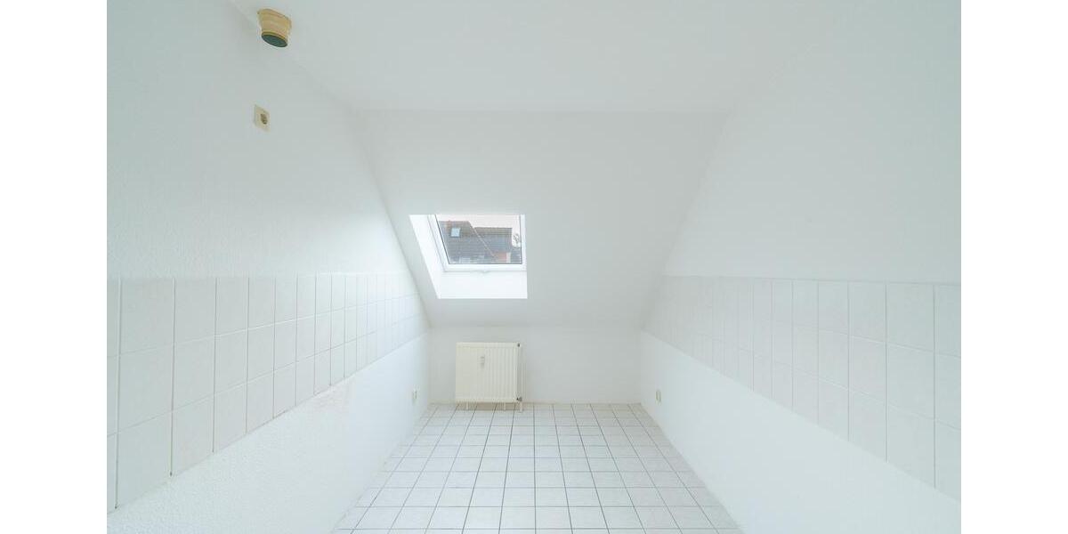 Moderne Dachgeschosswohnung mit sonnigem Westbalkon in zentraler Lage von Pulsnitz 3 zimmer