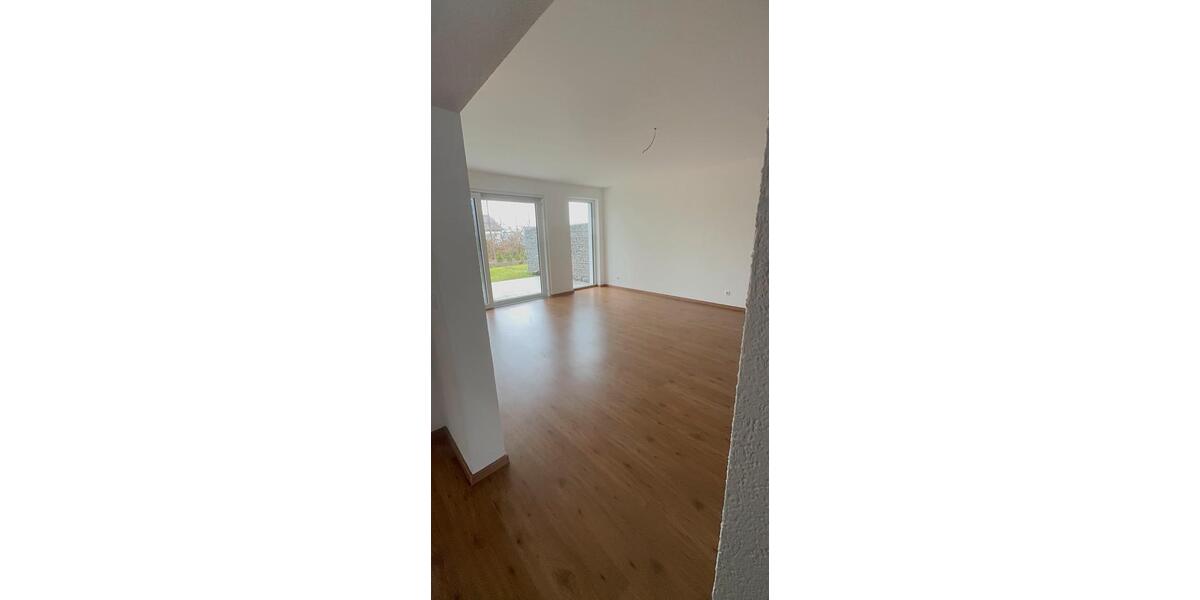 Terrassenwohnung Sinsheim - 4 Zimmer, 90 m&sup2;, 1.500&euro; | Angebot:26036677