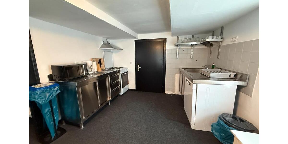 Wohnen auf Zeit Werdohl - 8 Zimmer, 190 m&sup2;, 10&euro; | Angebot:26127806