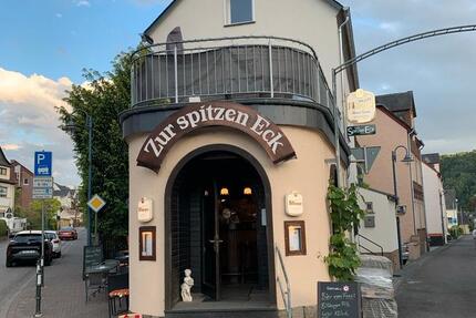 Ab sofort zu vermieten LokalKneipe mit schöner Wohnung in Bullay zimmer