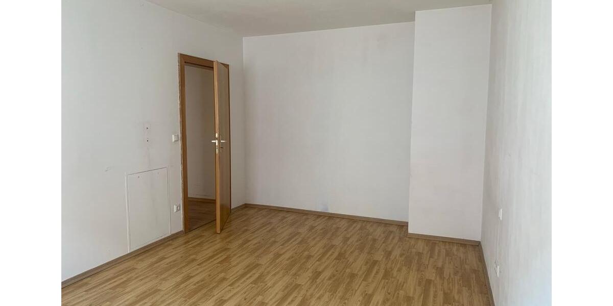 Etagenwohnung Straubing - 2 Zimmer, 66 m&sup2;, 680&euro; | Angebot:26491296