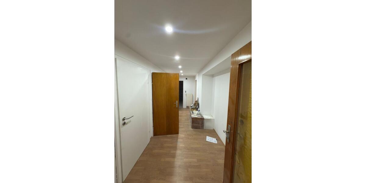 Etagenwohnung Hockenheim - 4 Zimmer, 120 m&sup2;, 1.300&euro; | Angebot:26424809
