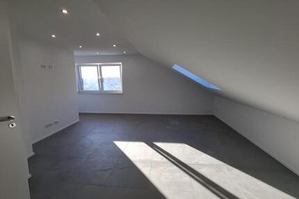 Gehobene Dachgeschosswohnung im zentraler Lage von Dingden 2 zimmer